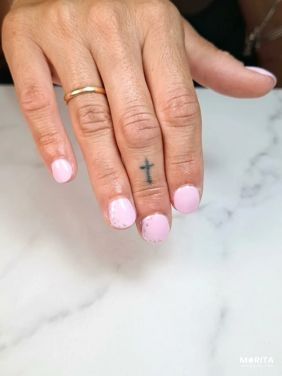Manicura semipermanente en Porto Cristo · Morita Nails