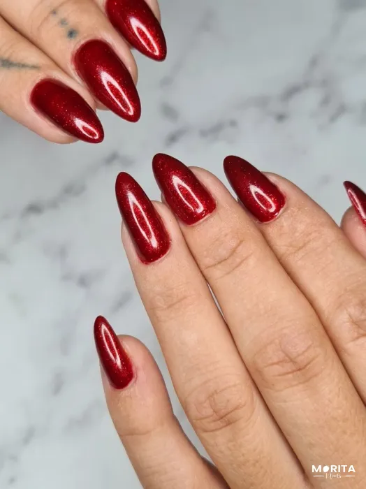 Nivelación con gel y esmaltado semipermanente en...